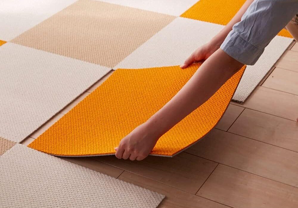 Alfombra modular de alto desempeño para oficinas y espacios comerciales en Querétaro.
