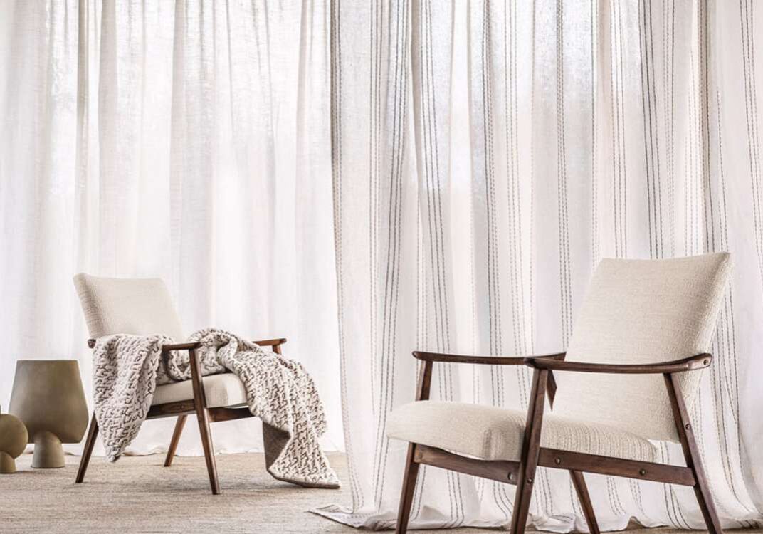 Telas para tapicería, cortinería, decoración, cojinería, cama y exterior, con diseños exclusivos, alta resistencia y opciones técnicas como Sunbrella® para proyectos residenciales, comerciales y contract.